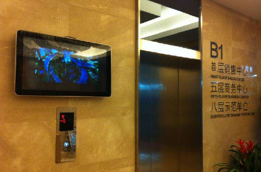 众裕显示电梯壁挂广告机优势介绍