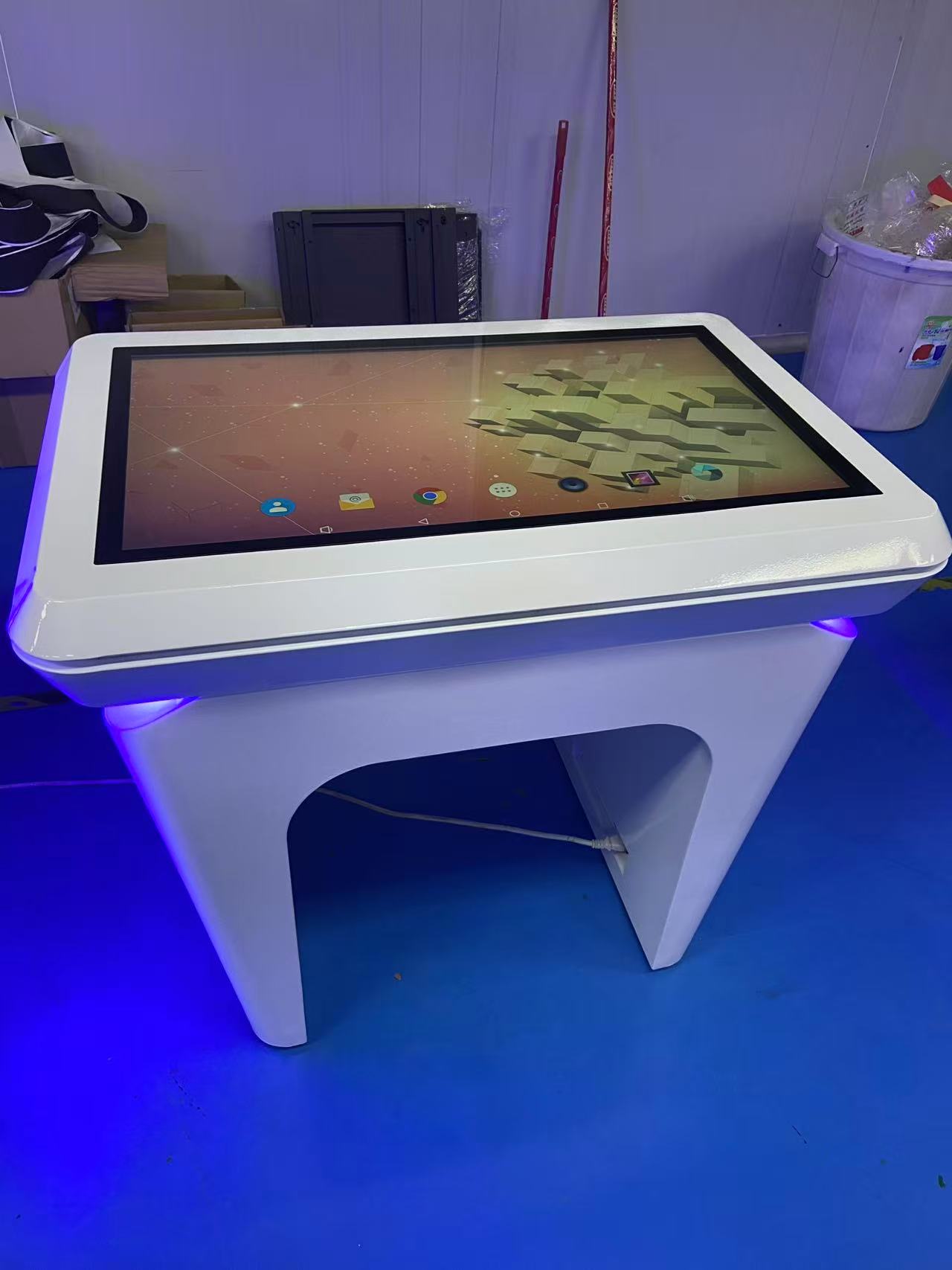 众裕桌面式查询一体机：重塑场景交互，赋能信息高效触达